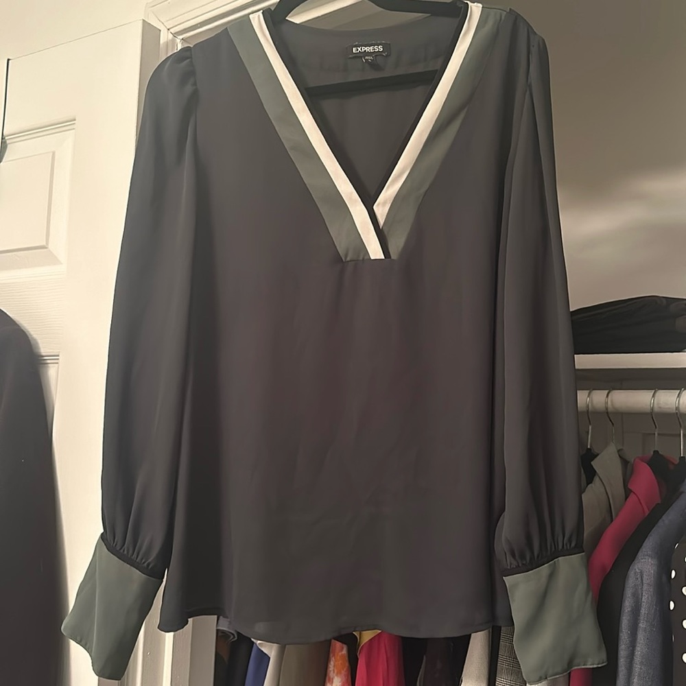 Express top size L. Like new.